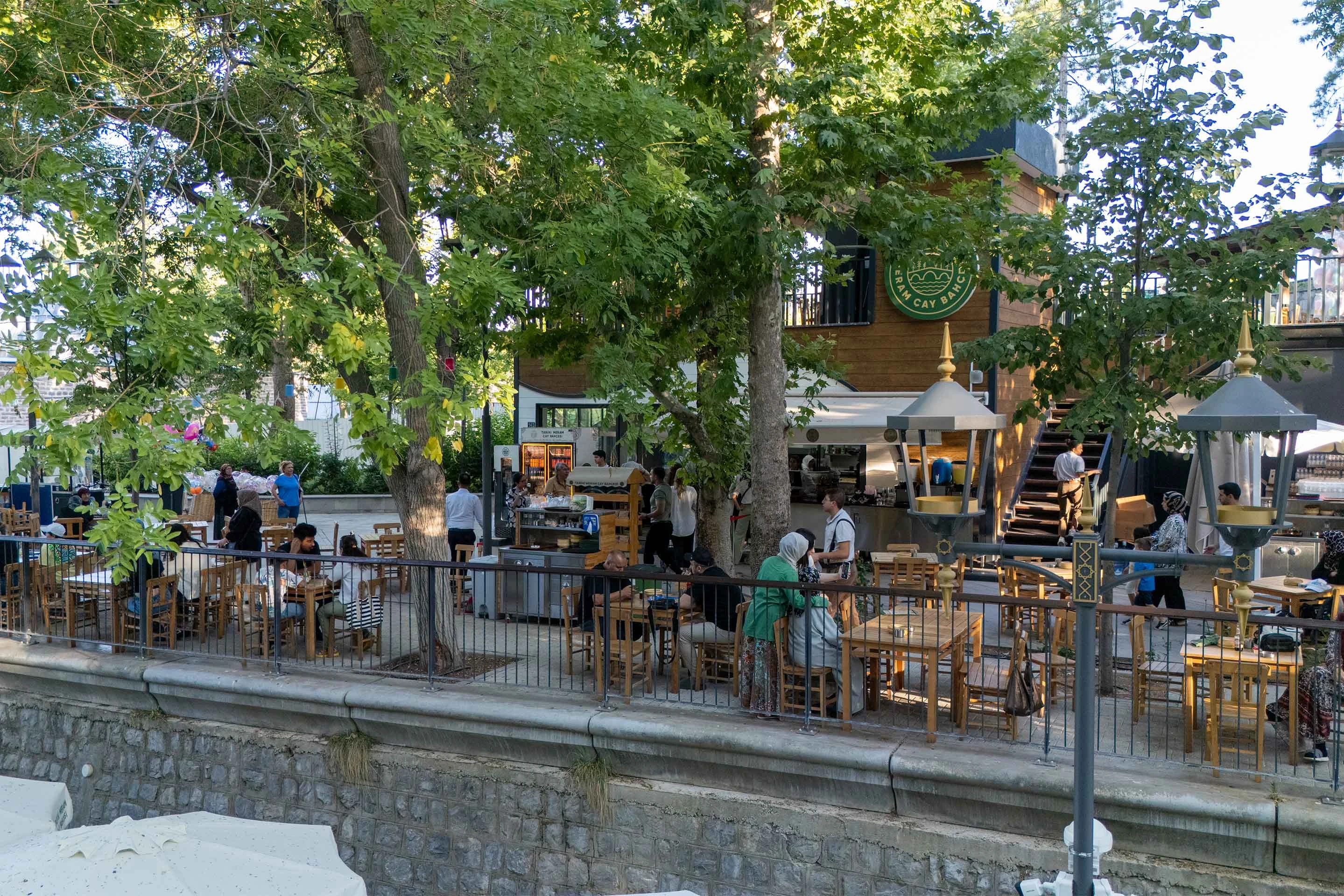 Tarihi Meram Çay Bahçesi