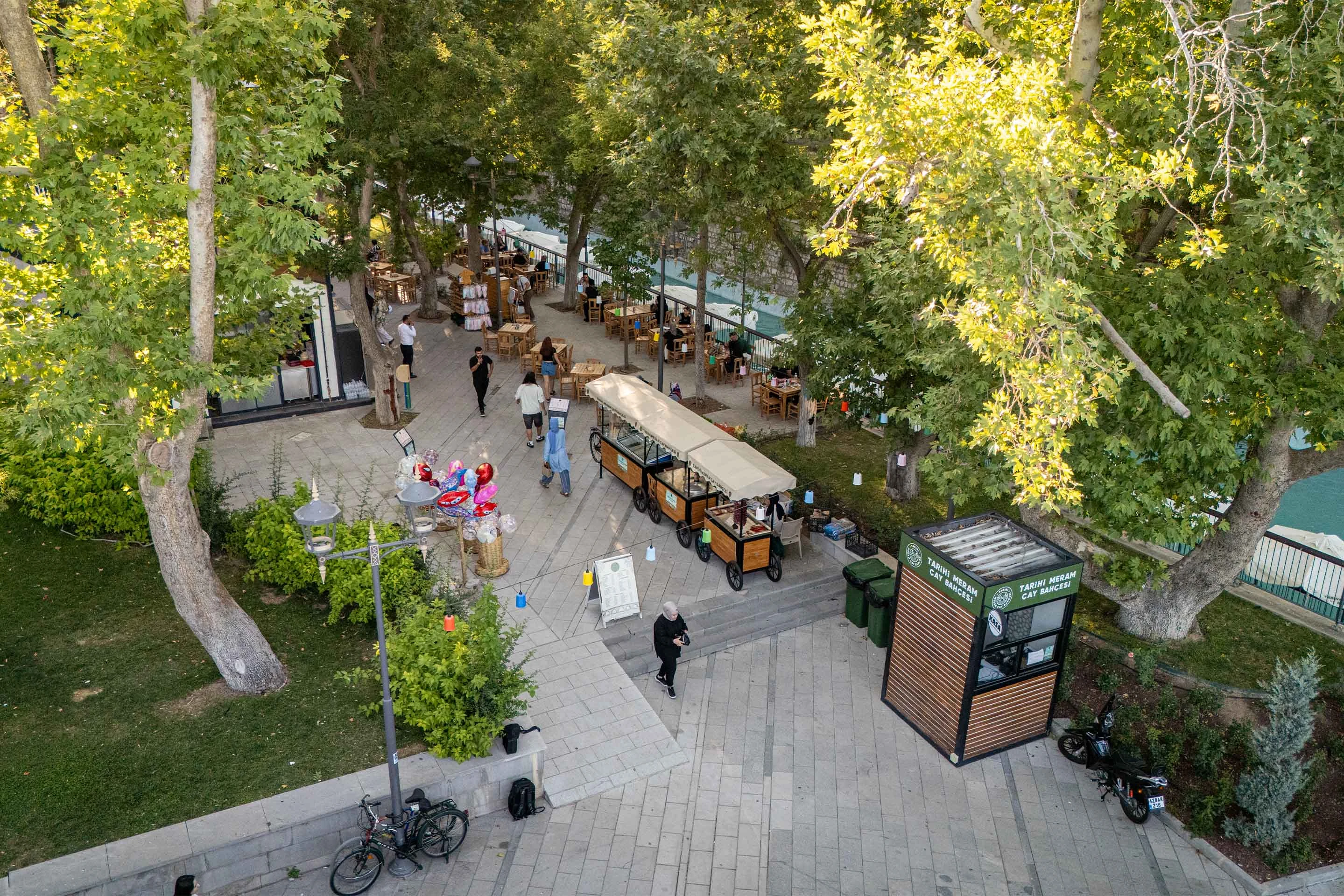 Tarihi Meram Çay Bahçesi